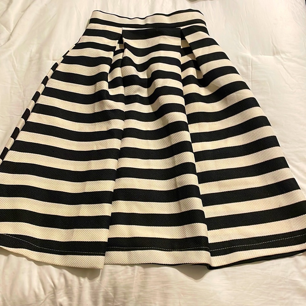 Haute Monde Midi stripe skirt size small